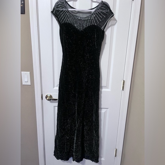 Beautiful long dress - Picture 1 of 2